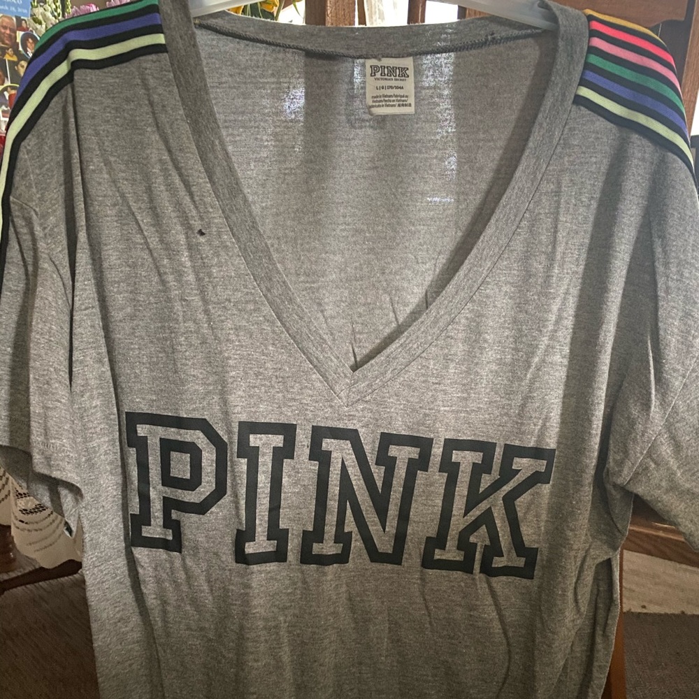 Baggy, new, never worn. Very comfortable.